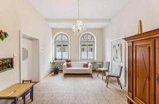 Wohnung kaufen in Erlanger Straße 21, 95444 Altstadt, Charmante 3-Zimmer-Erdgeschosswohnung im sanierten Altbau - bezugsfertig!