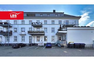 Wohnung kaufen in 47829 Uerdingen, Altbauwohnung mit Balkon und Stellplatz in Krefeld-Uerdingen