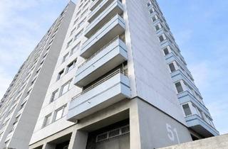 Wohnung kaufen in 90471 Langwasser, Bezugsfrei: Barrierefreier Wohntraum mit EBK und Balkon