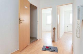 Wohnung mieten in Straße Der Jugend 115, 39218 Schönebeck, Helle 4-Raum-Wohnung mit Badewanne und Balkon.