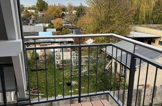 Wohnung mieten in Semmelweisstraße 22, 12524 Altglienicke, Tolle 2 Zimmer-Wohnung mit Balkon, Einbauküche wartet auf Sie!