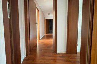 Wohnung mieten in Leintor, 31028 Gronau, gepflegte 4-Zimmer-DG-Wohnung mit Balkon und Einbauküche in Gronau (Leine)