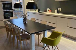 Wohnung mieten in 22337 Ohlsdorf, Luxuriöse 6-Zimmer-Maisonette-Wohnung mit Kamin, Terrasse und EBK in Klein Borstel, Hamburg