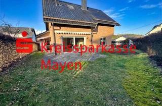 Einfamilienhaus kaufen in 56729 Luxem, Familienfreundliches Einfamilienhaus mit Einliegeroption, Garten und Garage