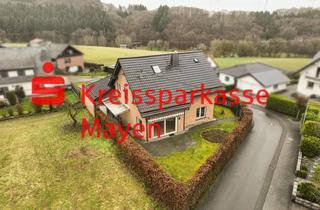 Einfamilienhaus kaufen in 56729 Luxem, Familienfreundliches Einfamilienhaus mit Einliegeroption, Garten und Garage