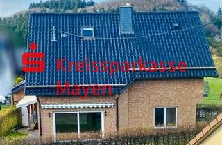 Einfamilienhaus kaufen in 56729 Luxem, Familienfreundliches Einfamilienhaus mit Einliegeroption, Garten und Garage