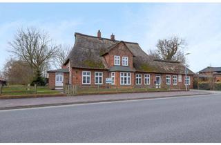 Haus kaufen in 25774 Hemme, Charaktervolles Wohn- und Geschäftshaus unter Reet mit großem Grundstück und viel Potential in Hemme