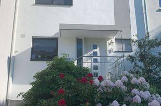 Reihenhaus kaufen in 61267 Neu-Anspach, Sofort einziehen in Neu-Anspach! Top gepflegtes Reihenhaus- ruhig, grün und sehr zentral!!