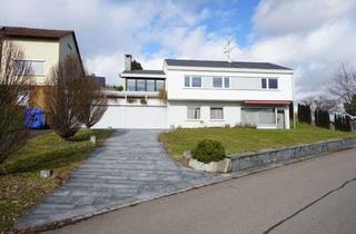 Einfamilienhaus kaufen in 72124 Pliezhausen, Freistehendes, geräumiges Einfamilienhaus mit 2 Garagen und Pkw-Stellplatz