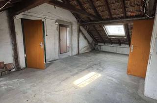 Wohnung kaufen in Helmholtzstr. 103, 46045 Altstadt-Mitte, Für Selbstausbau: 2-Zimmer-Wohnung im Dachgeschoss mit Baugenehmigung und Balkon