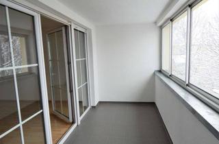 Wohnung kaufen in 85567 Grafing, Helle Wohnung mit 2 Zimmern, separater Küche, Stellplatz