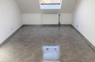 Wohnung mieten in Sankt Leonhard-Straße, 41363 Jüchen, Sonnige 2-Zimmer Dachgeschosswohnung in Jüchen mit Balkon