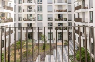 Wohnung mieten in Mühlenstraße 20, 10243 Friedrichshain, East Side Gallery: Elegant Apartment with Concierge & Balcony