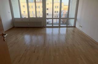 Wohnung mieten in Wehrmathen 19, 12529 Schönefeld, Geräumige 4-Zimmer-Wohnung in Schönefeld mit Garage