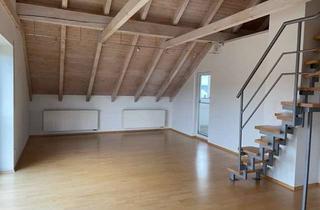 Wohnung mieten in 93173 Wenzenbach, Nur Mailanfragen: Ruhig Wohnen in einer Galerie-Wohnung mit kl. Dachterrasse in einem 3-Fam-Haus