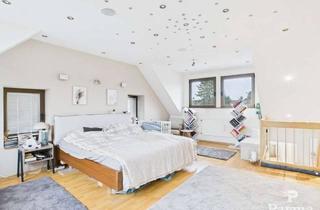 Doppelhaushälfte kaufen in 52353 Düren, Doppelhaushälfte mit noch bebaubarem Grundstück und vielseitiger Nutzung in Düren - Birkesdorf