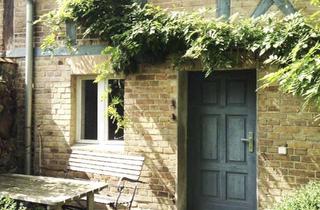 Haus kaufen in 16835 Vielitzsee, Wohnscheune auf Dreiseitenhof mit Ateliercharakter zu verkaufen - Seeidylle und Dorfcharme