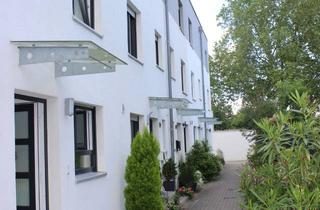 Haus mieten in 76437 Rastatt, Neuwertiges Reihenmittelhaus in Rastatt/ E-Ladestation, 32A, zu Fuß zum Daimler, Miele Designküche