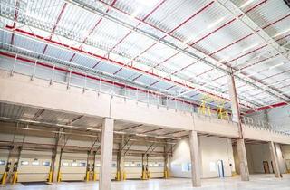 Büro zu mieten in 01900 Großröhrsdorf, Attraktive Lager- und Produktionshalle mit Bürogebäude