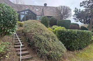 Villa kaufen in Oskar-Schindler-Straße 8, 60437 Frankfurt, Frankfurt am Main - In einer grünen Oase! Großes Einfamilienhaus mit zwei Einliegerwohnungen