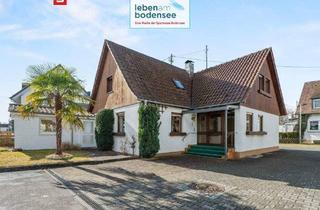 Einfamilienhaus kaufen in 88097 Eriskirch, Eriskirch - Chance für Gestalter: Haus mit Potenzial und 3 Garagen