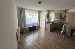 Wohnung kaufen in 78713 Schramberg, Schramberg - Attraktive 1,5 Zimmer Wohnung mit Balkon und EBK und TG-Stellplat