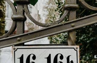 Wohnung kaufen in Delbrückstraße 16, 14193 Grunewald, Provisionsfreies 1,5-Zimmer-Apartment mit Terrasse in begehrter Wasserlage von Berlin-Grunewald