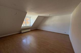 Wohnung mieten in Äußere Plauensche Straße, 08056 Zwickau, Zwei- Raum- Dachgeschosswohnung im Herzen von Zwickau