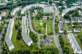 Wohnung mieten in Julius-Mosen-Straße, 08468 Reichenbach, Willkommen! Hell sanierte 3-Raum-Wohnung mit sonniger Loggia u. Ausblick sucht ab sofor...
