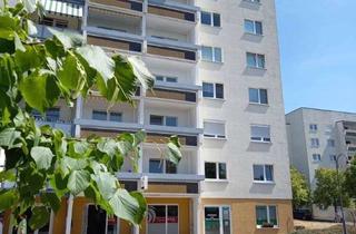 Wohnung mieten in 04668 Grimma, Betreutes Wohnen für Senioren: 2 RWE mit Dusche, 2 Balkonen, EBK!