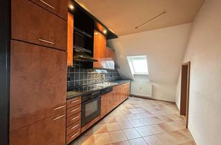 Wohnung mieten in Görlitzer Straße 10, 02906 Niesky, Zentral wohnen, entspannt leben – charmantes Dachgeschoss im 2. OG