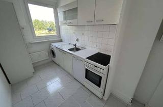 Wohnung mieten in Helmut-Welz-Straße, 06449 Aschersleben, Nachmieter gesucht für 2-Zimmer-Wohnung mit Einbauküche und Balkon!