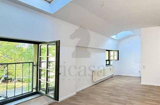 Wohnung mieten in Chemnitzer Straße 27, 08371 Glauchau, 2-Raum DG-Wohnung frisch renoviert! Helle Wohnküche, Gartenblick & bequem mit Fahrstuhl erreichbar.