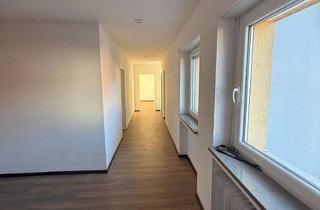 Wohnung mieten in Lange Straße 97, 79183 Waldkirch, Helle 4-Zimmer Wohnung mit Balkon im 2. OG in Waldkirch