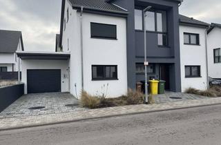 Wohnung mieten in 64625 Bensheim, Exklusive Neubauwohnung mit Terrasse, Garten & Garage mit Stellplatz in Bensheim-Fehlheim