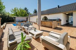 Villa kaufen in 01705 Freital, Luxus-Villa mit Spa, Innen- und Außenpool – Leben auf Top-Niveau!