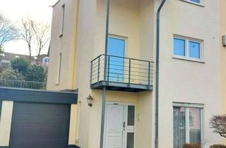 Doppelhaushälfte kaufen in 42477 Radevormwald, Doppelhaushälfte mit Garage und pflegeleichtem Garten in ruhiger, gehobener Wohnlage