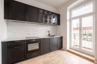 Wohnung kaufen in 19053 Paulsstadt, Charmante 2-Zimmer-Wohnung mit Sonnenbalkon * Altbau mit Stuck * frisch renoviert - WG-geeignet