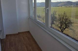 Wohnung mieten in 01640 Coswig, Himmlische Dachgeschoss-Wohnung mit Fernblick! Helles Wohnzimmer, gemütliche Loggia!