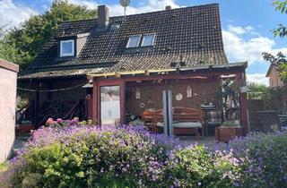 Einfamilienhaus kaufen in 23896 Nusse, Werkeln statt warten – sanierungsbedürftiges Einfamilienhaus mit Werkzeug-Garage & Gartentraum