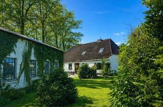 Einfamilienhaus kaufen in 25779 Hennstedt, Historischer Charme mit Potenzial - Einfamilienhaus auf großzügigem Grundstück in Hennstedt