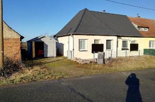 Doppelhaushälfte kaufen in 39615 Seehausen, Seehausen (Altmark) - Doppelhaushälfte mit Potential für Kreative, Garage, groß. Garten