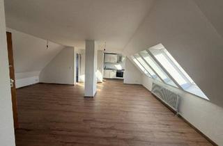 Wohnung kaufen in 46535 Dinslaken, Dinslaken - Kleine Dachgeschosswohnung (Apartment) in Dinslaken Stadtmitte