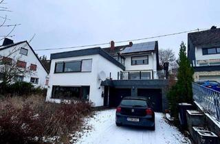 Haus kaufen in 56323 Waldesch, Waldesch - Geräumige Immobilie mit sep. Einliegerbereich und herrlichem Areal in Waldesch, ca 12 km von Koblenz