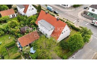 Mehrfamilienhaus kaufen in 28755 Bremen, Bremen - Modernisiertes vollvermietetes Mehrfamilienhaus mit zusätzlichem Bauland