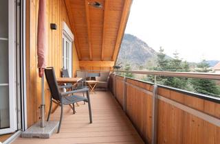 Wohnung kaufen in 83224 Grassau, Alpenblick trifft Neubauqualität – Exklusive Dachgeschosswohnung mit Lift & zwei Balkonen