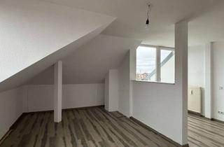 Sozialwohnungen mieten in Hofzeichendamm 33, 13125 Karow, NUR MIT WBS - Schöne DG-Wohnung freut sich auf neue Mieter! KEIN Aufzug!