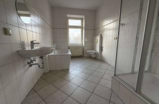 Wohnung mieten in Pestalozzistr. 13, 02708 Löbau, Lichtdurchflutete 4-Raumwohnung im 3. OG mit großem Tageslichtbad & zwei Balkonen !