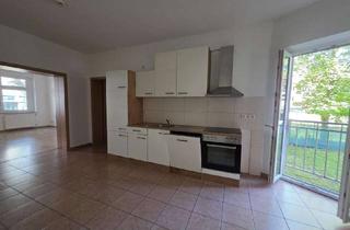 Wohnung mieten in Eisenbahnstraße 19, 16225 Eberswalde, Helle Wohnung, Hochparterre mit Kamin und Einbauküche