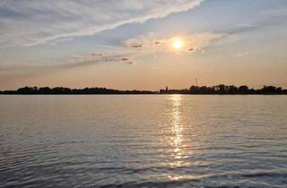 Wohnung mieten in 14471 Potsdam West, Unikates Wohnschiff/Hausboot mit Rooftop-Terrasse & Kamin | Wohnen & Arbeiten auf dem Wasser